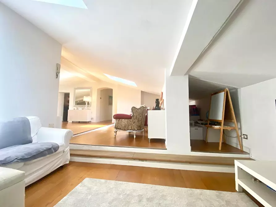 Immagine 7 di Appartamento in vendita  a Massa