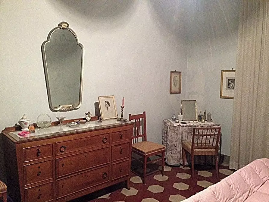 Immagine 28 di Palazzo in vendita  a Vecchiano