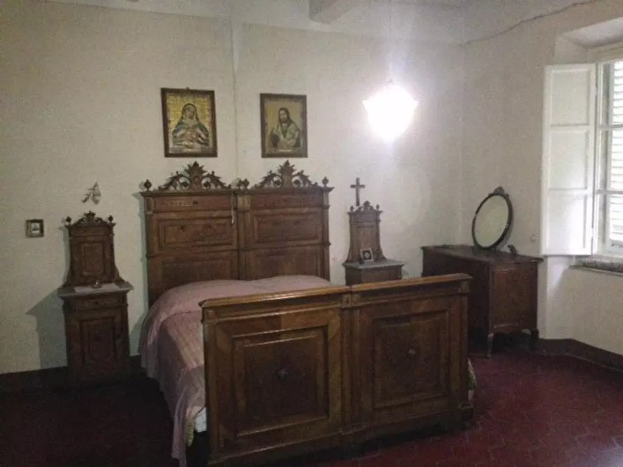 Immagine 25 di Palazzo in vendita  a Vecchiano