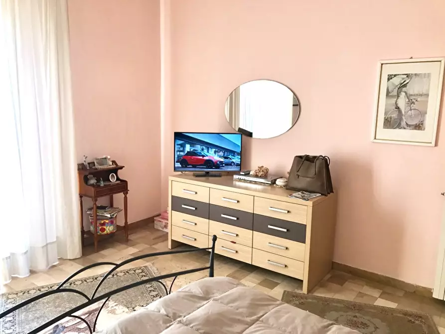 Immagine 4 di Appartamento in vendita  a Massa