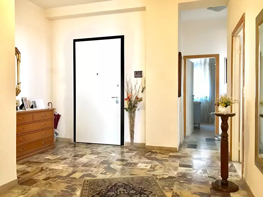 Immagine 6 di Appartamento in vendita  a Massa