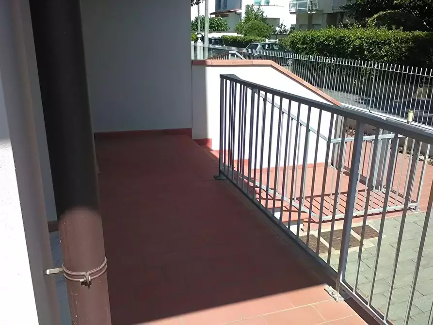 Immagine 13 di Appartamento in affitto  a Viareggio