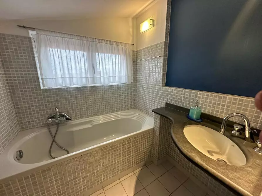 Immagine 18 di Appartamento in vendita  a Ameglia