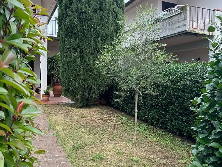 Immagine 11 di Casa bifamiliare in vendita  a Pisa