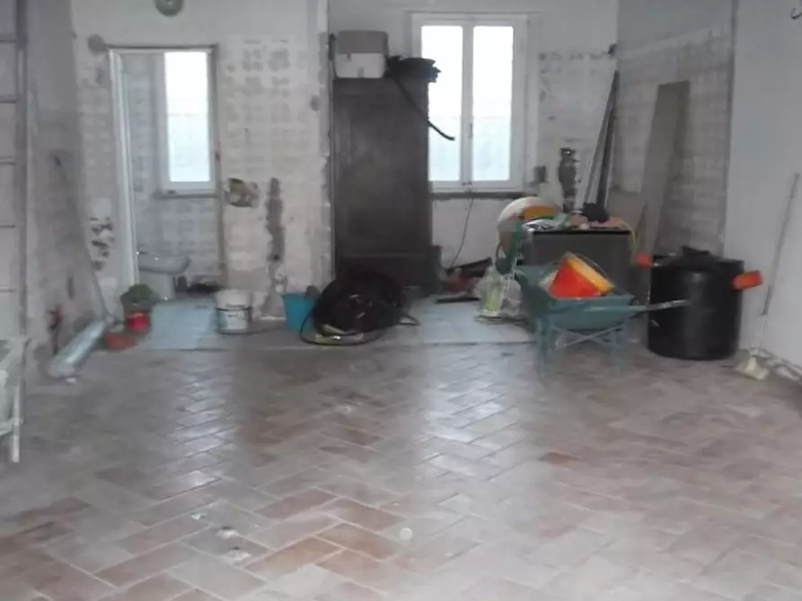 Immagine 2 di Locale commerciale in affitto  a Pisa