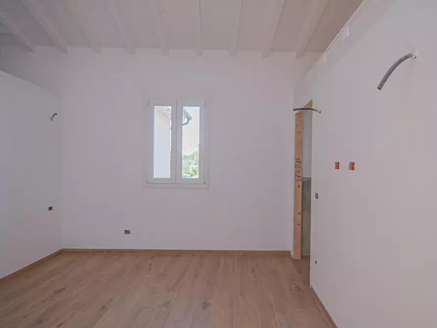 Immagine 5 di Casa colonica in vendita  a Cascina