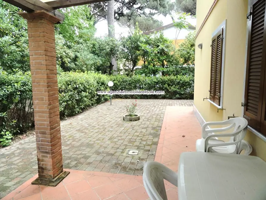 appartamento in affitto a Massa in zona Marina dei Ronchi