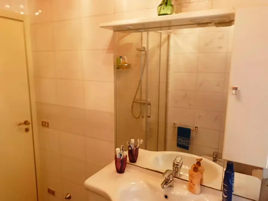 Immagine 10 di Appartamento in vendita  a Cascina