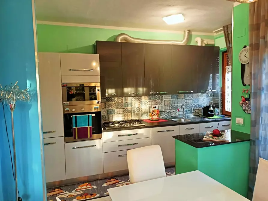 Immagine 2 di Appartamento in vendita  a Cascina