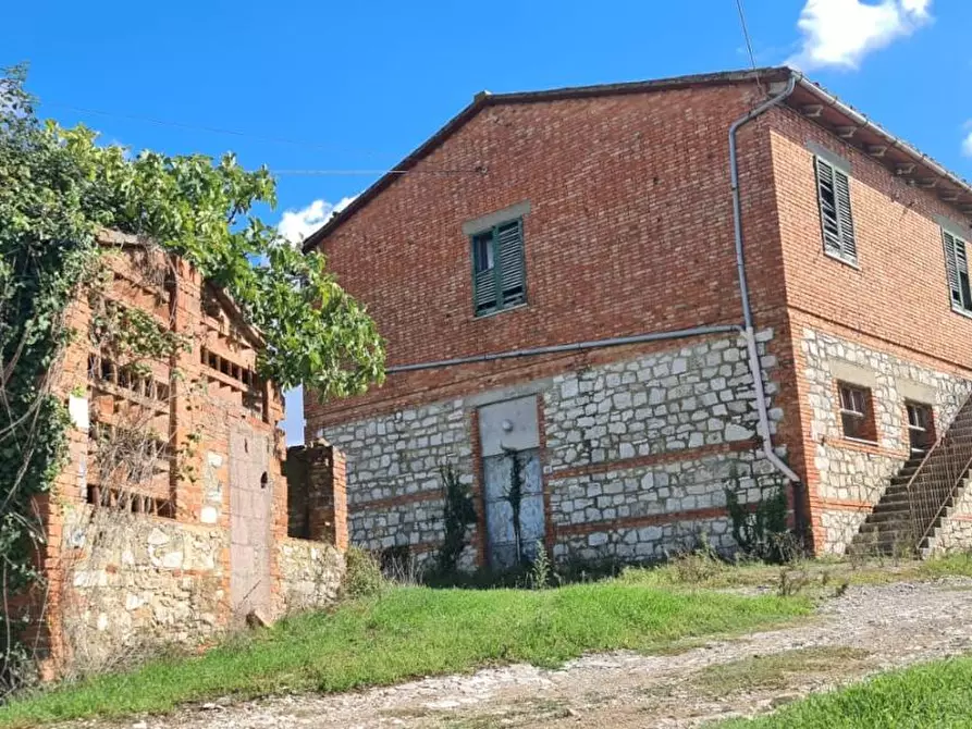 Immagine 12 di Casa colonica in vendita  a Asciano