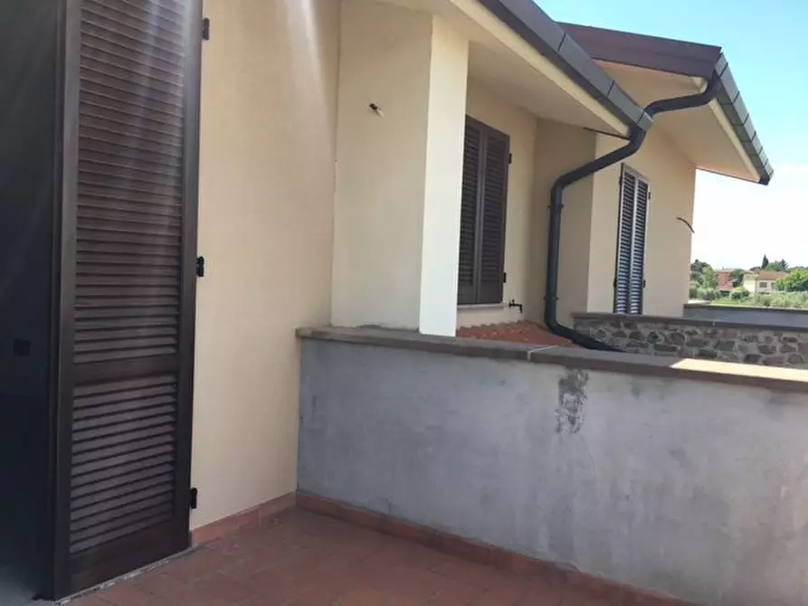 Immagine 3 di Villetta a schiera in vendita  a Pontedera