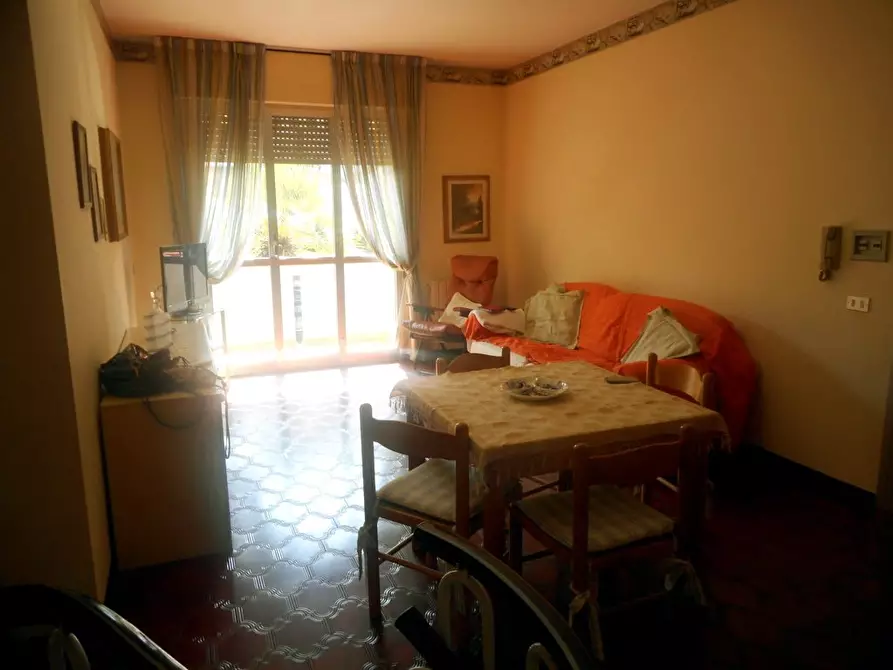 Immagine 2 di Appartamento in affitto  a Massa