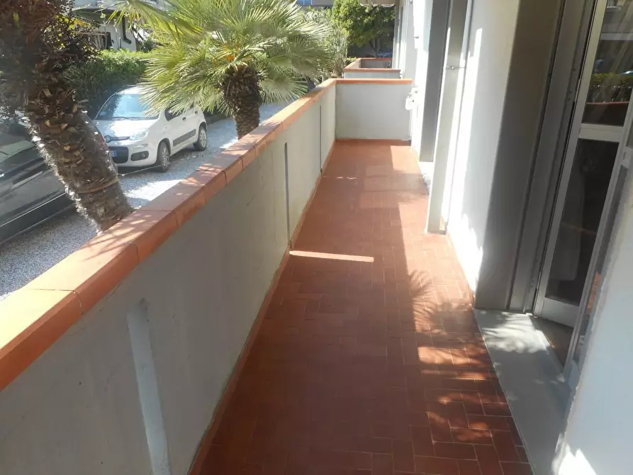 Immagine 3 di Appartamento in affitto  a Massa