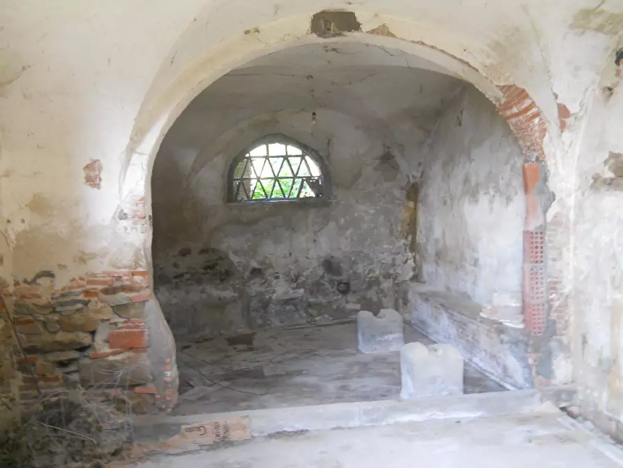 Immagine 9 di Casa colonica in vendita  a Calci