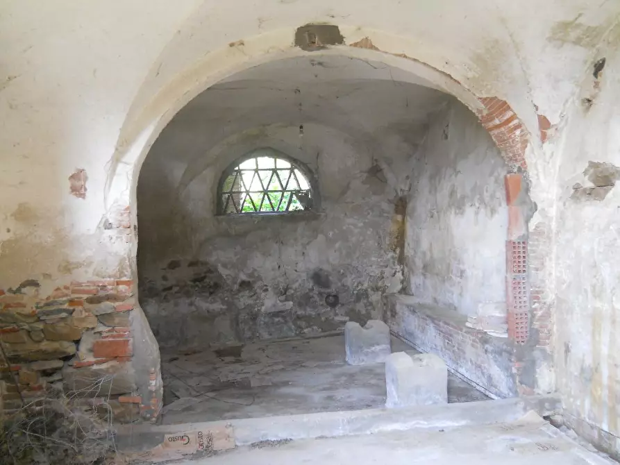 Immagine 6 di Casa colonica in vendita  a Calci