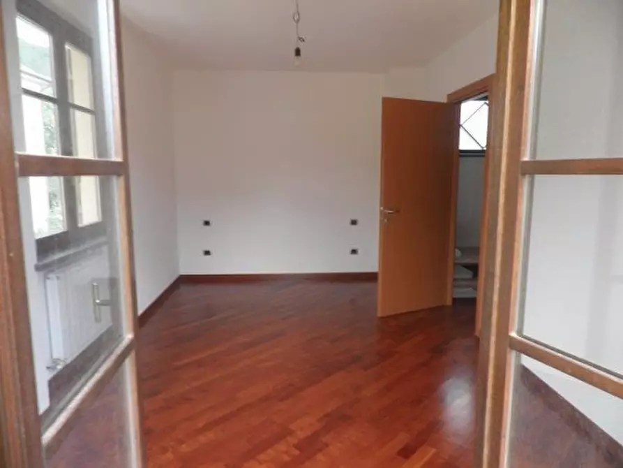 Immagine 13 di Villa in vendita  a Calci