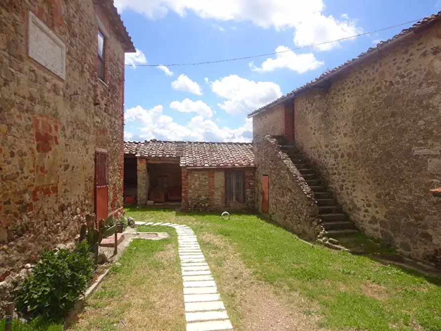 Immagine 1 di Casa colonica in vendita  a Rapolano Terme