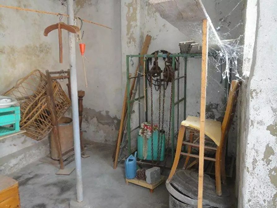 Immagine 2 di Magazzino in vendita  a Peccioli