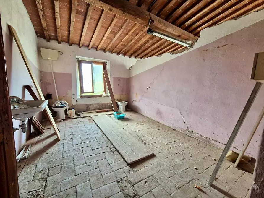 Immagine 9 di Rustico / casale in vendita  a San Giuliano Terme