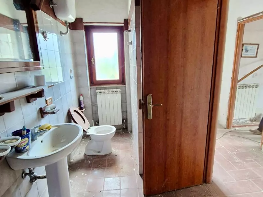 Immagine 13 di Rustico / casale in vendita  a San Giuliano Terme