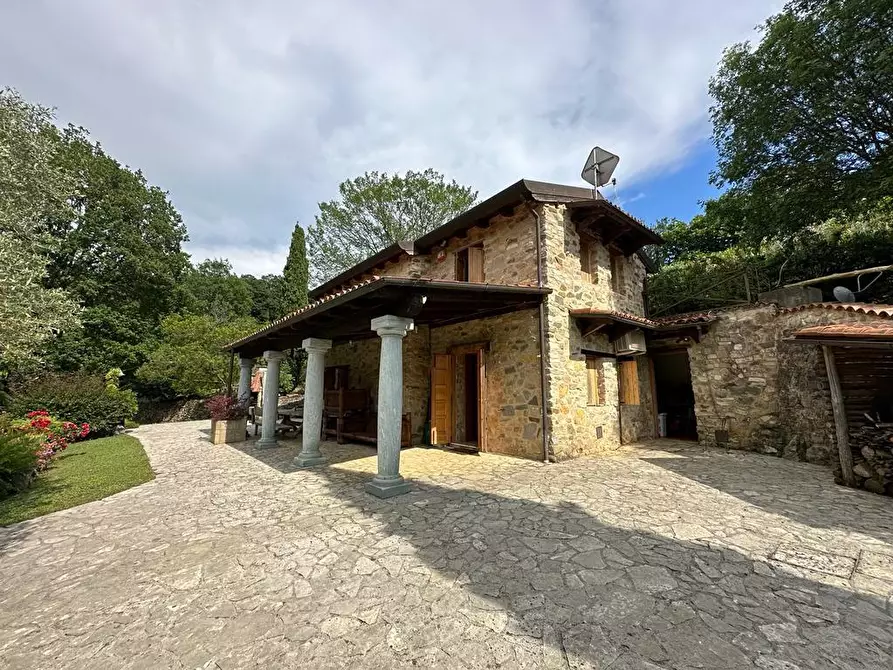 Immagine 1 di Villa in vendita  a Lerici