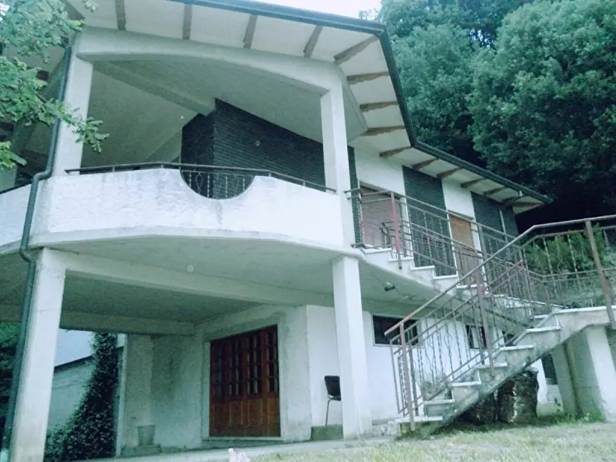 Immagine 7 di Villa in vendita  a Carrara