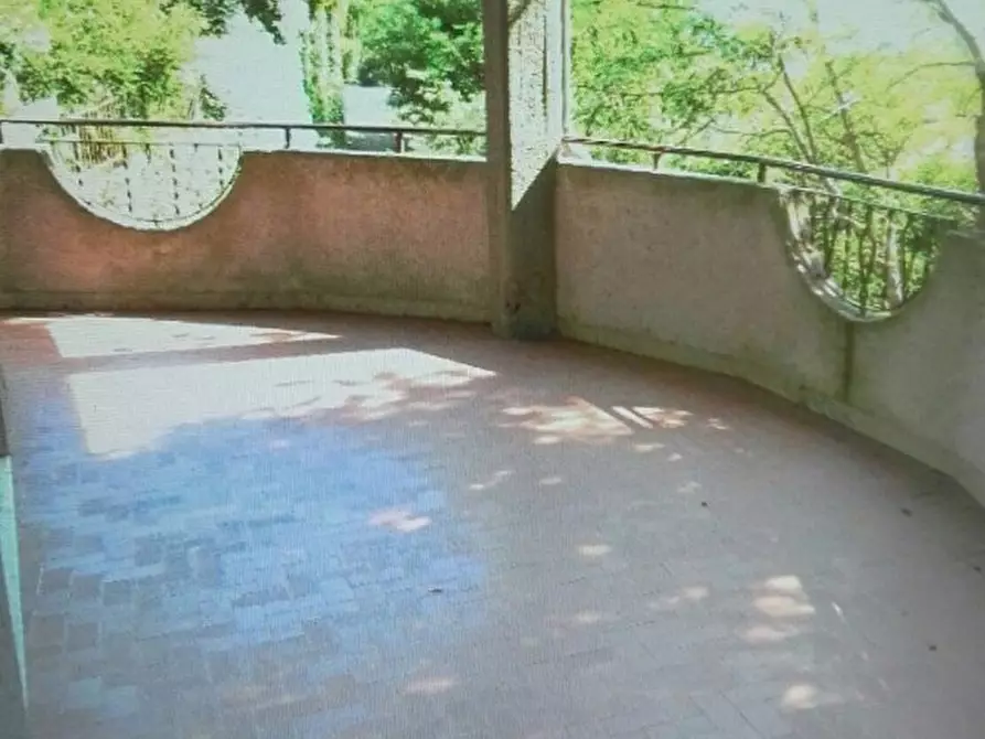 Immagine 16 di Villa in vendita  a Carrara