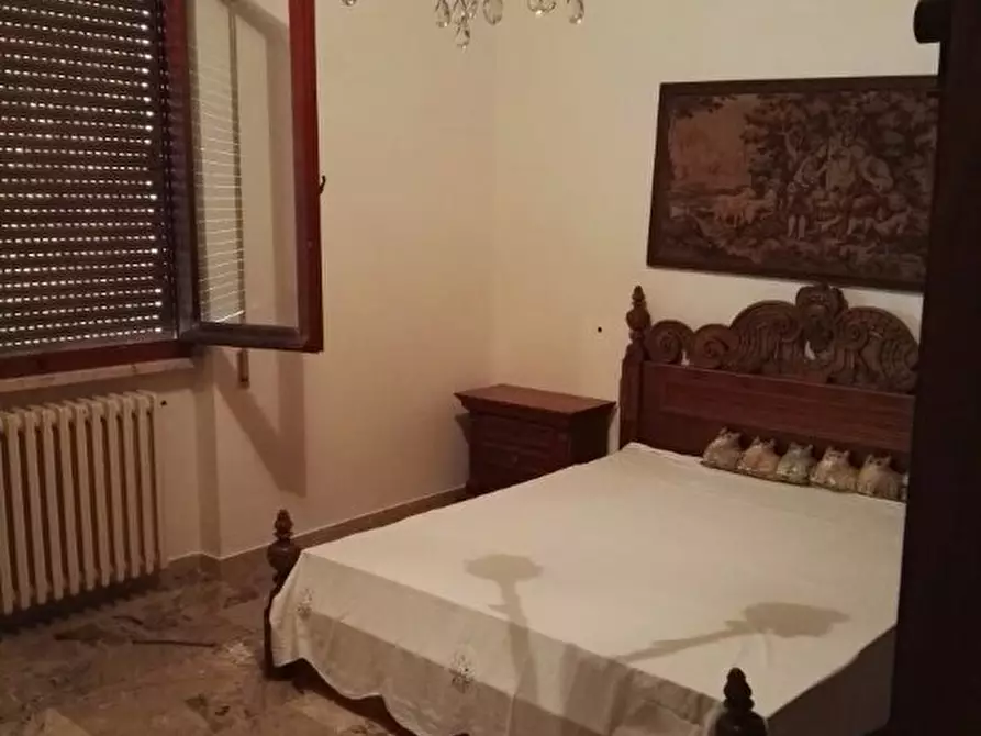 Immagine 11 di Villa in vendita  a Carrara