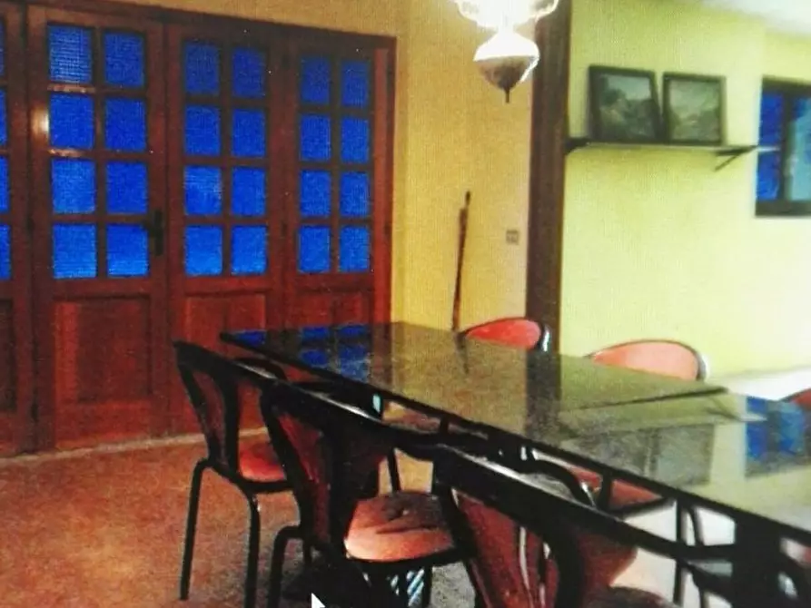 Immagine 18 di Villa in vendita  a Carrara