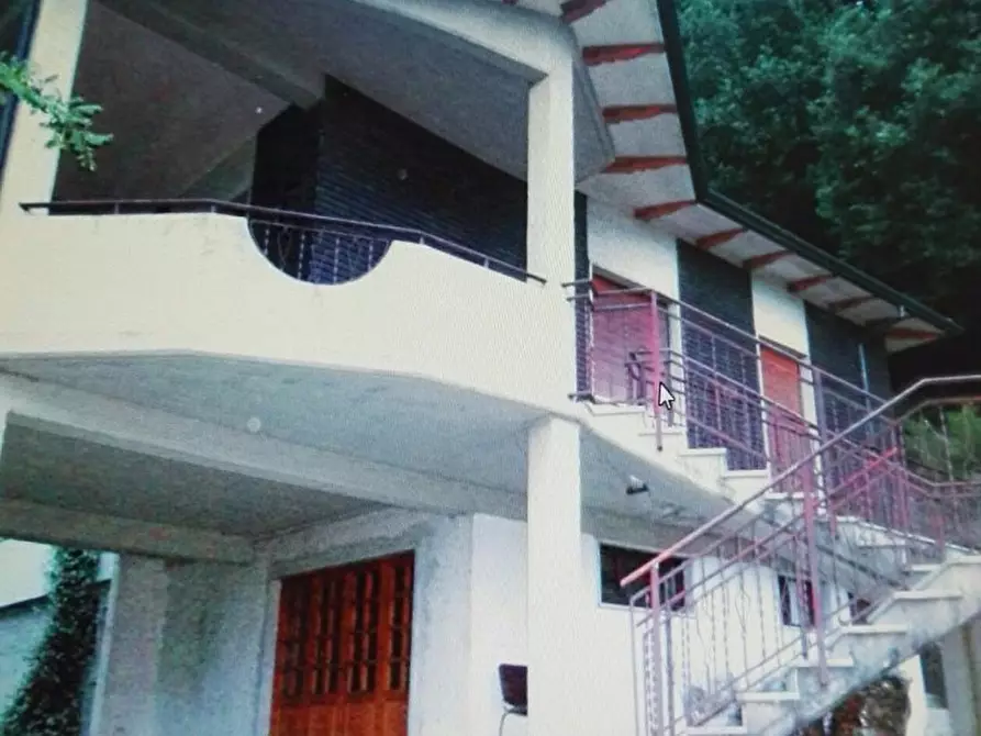 Immagine 15 di Villa in vendita  a Carrara