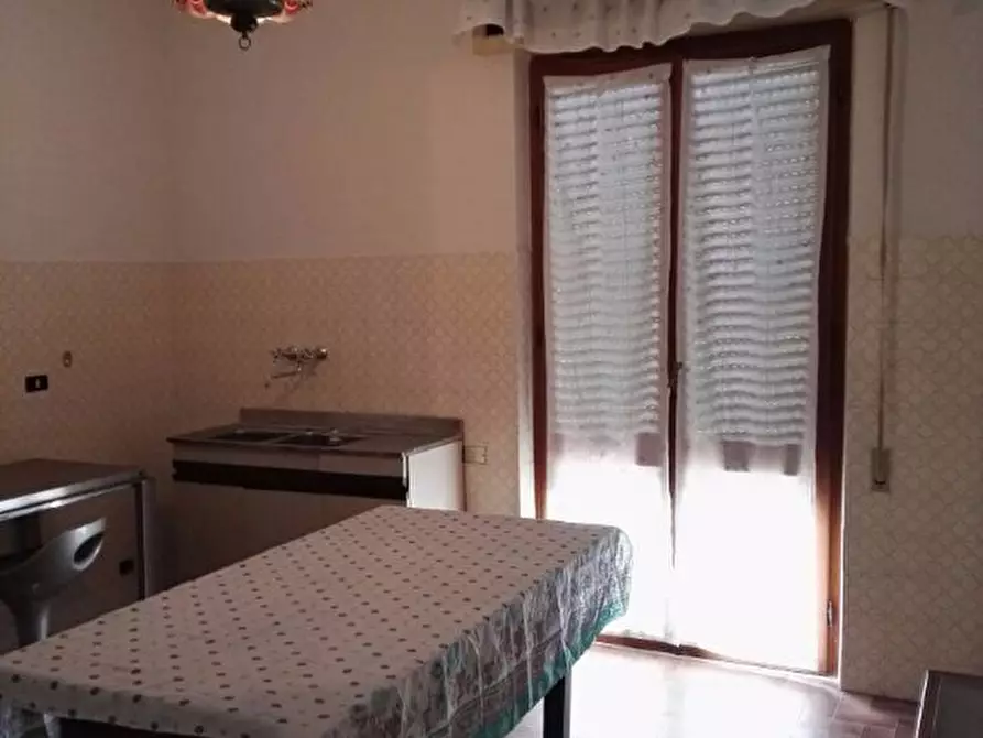 Immagine 9 di Villa in vendita  a Carrara