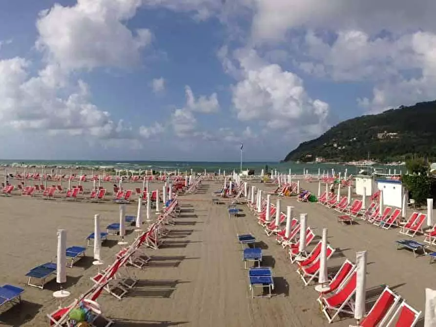 Immagine 6 di Appartamento in vendita  a Ameglia