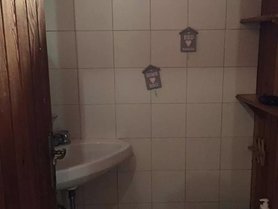 Immagine 5 di Bungalow in affitto  a Massa