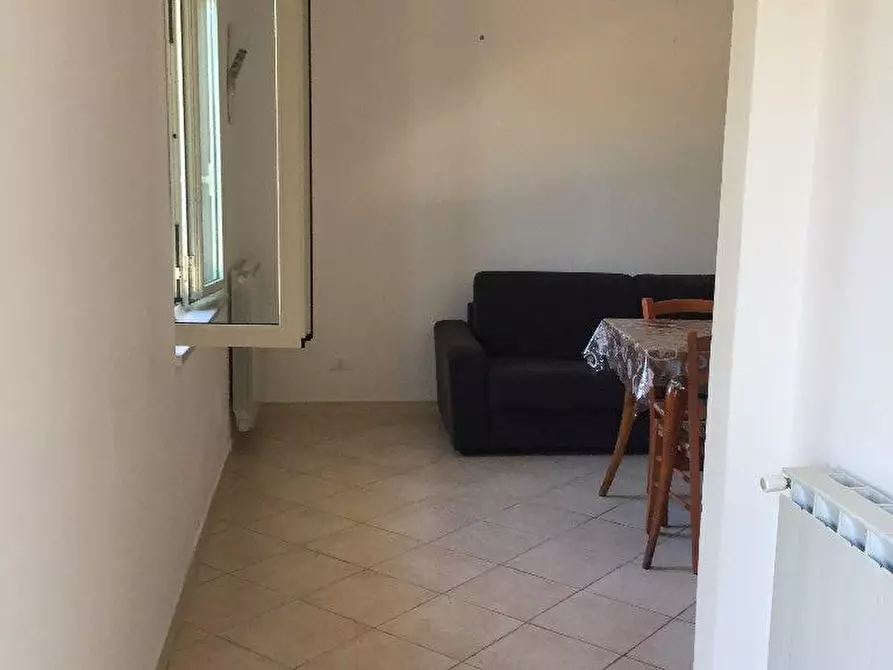 Immagine 5 di Casa indipendente in affitto  a Massa