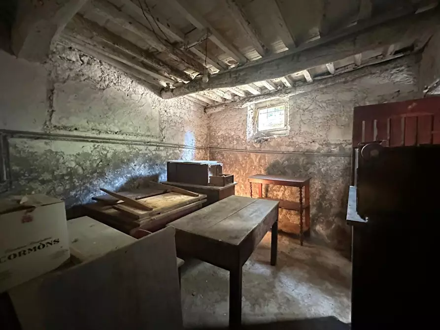 Immagine 16 di Rustico / casale in vendita  a Lucca