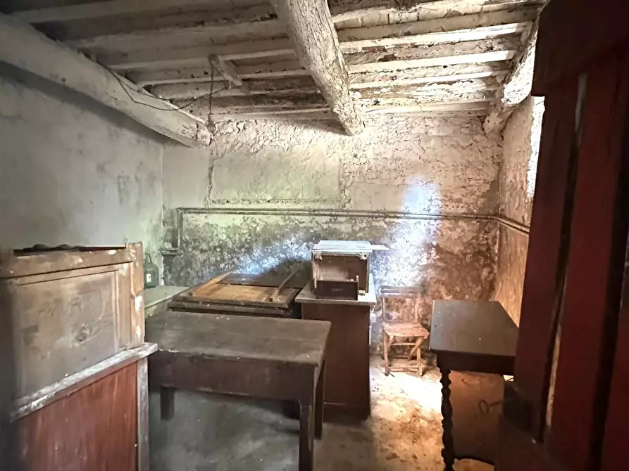 Immagine 17 di Rustico / casale in vendita  a Lucca