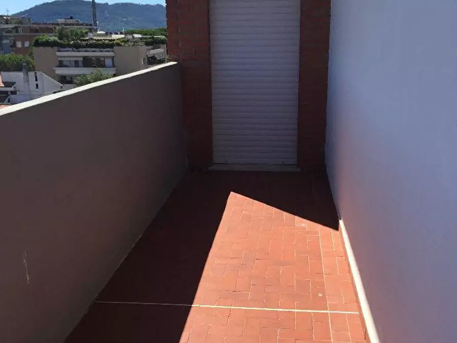 Immagine 4 di Appartamento in affitto  a Carrara