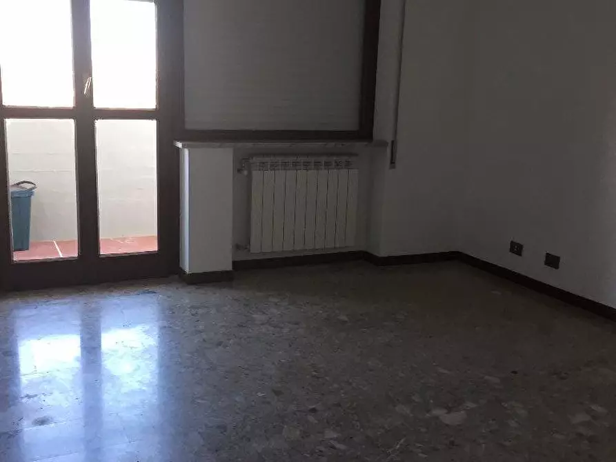 Immagine 7 di Appartamento in affitto  a Carrara