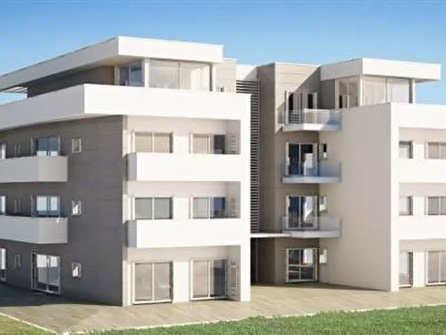 Immagine 7 di Mansarda in vendita  a Massa