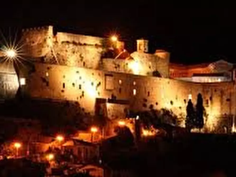 Immagine 9 di Mansarda in vendita  a Massa