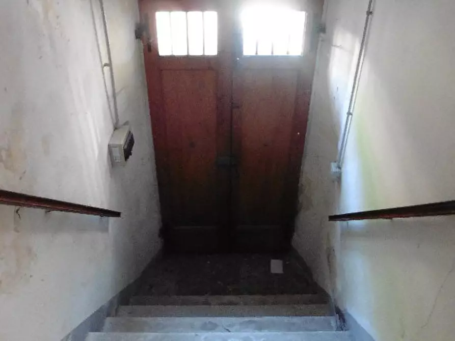 Immagine 7 di Palazzo in vendita  a Calci