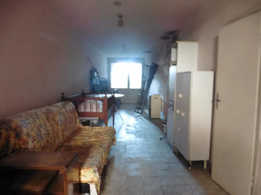 Immagine 2 di Palazzo in vendita  a Calci