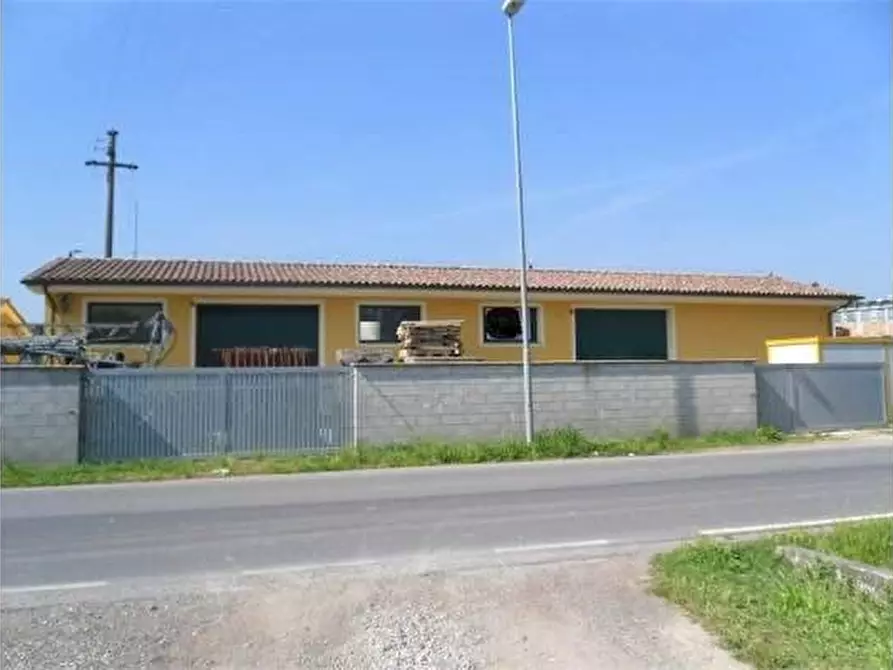 Immagine 1 di Capannone industriale in vendita  a Porcari