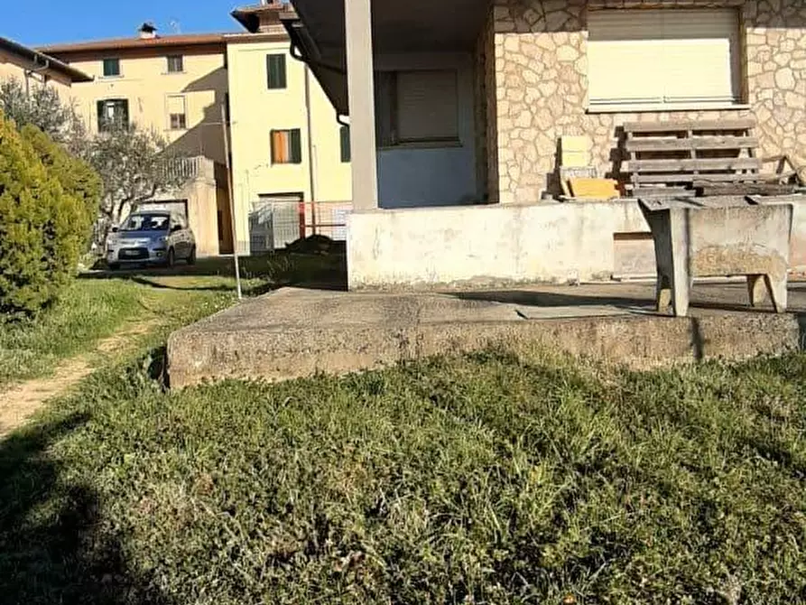 Immagine 2 di Casa bifamiliare in vendita  a Colle Di Val D'elsa