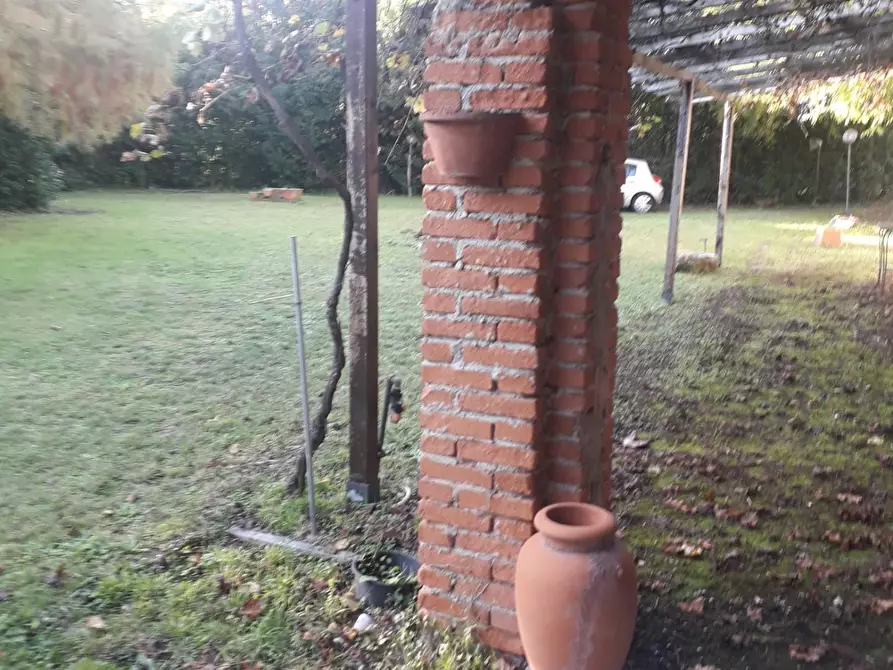 Immagine 30 di Casa colonica in vendita  a Pietrasanta