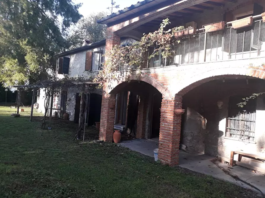 Immagine 16 di Casa colonica in vendita  a Pietrasanta