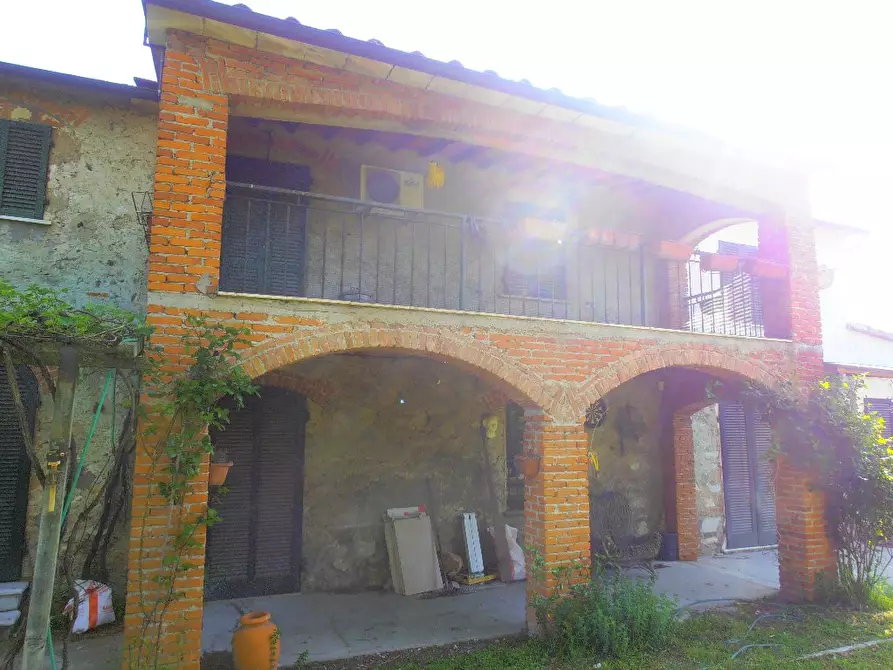 Immagine 8 di Casa colonica in vendita  a Pietrasanta