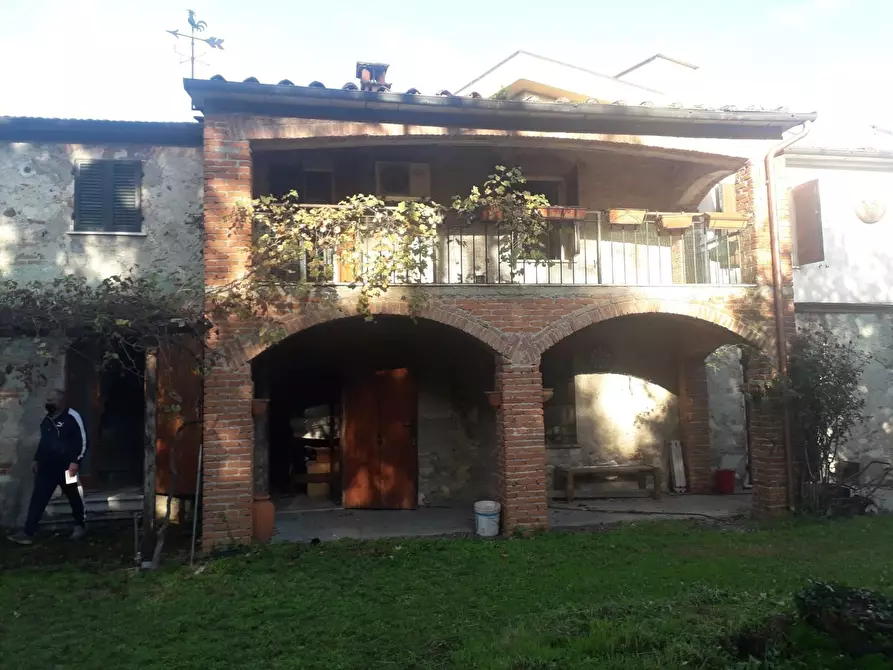 Immagine 10 di Casa colonica in vendita  a Pietrasanta