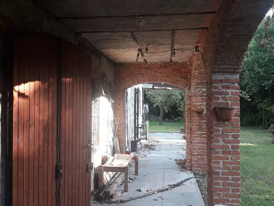Immagine 26 di Casa colonica in vendita  a Pietrasanta