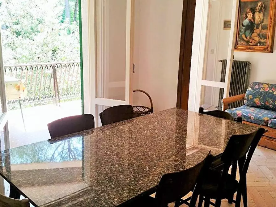 Immagine 8 di Villa in vendita  a Massa